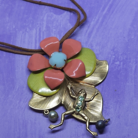 👍5 For $20 Lizpaiacios S.F. Gold Tone Floral Pendant Frog Necklace - Picture 2 of 7